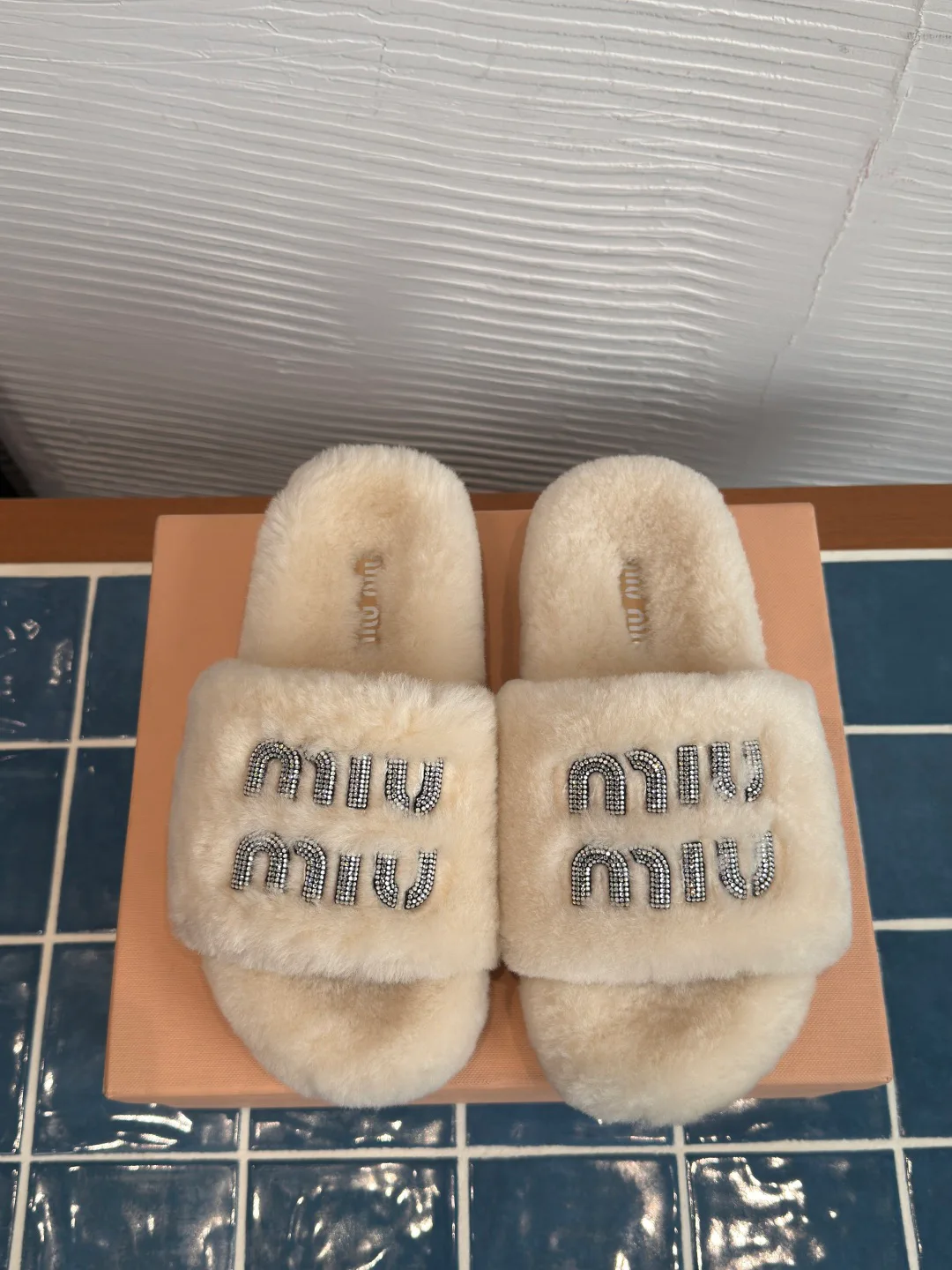Women's Slippers MIU MIU 17931765
