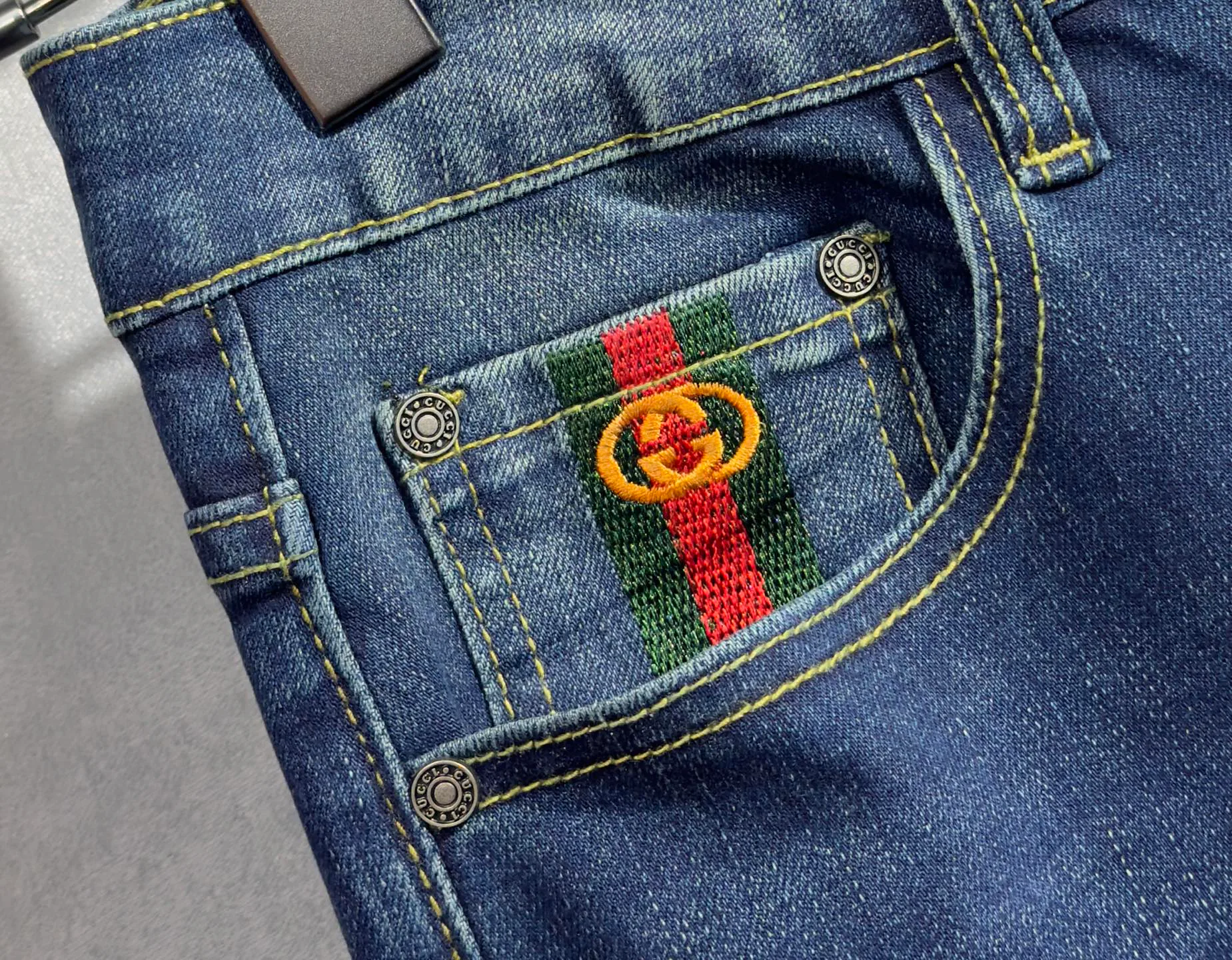 Men's Jeans GUCCI 18098364