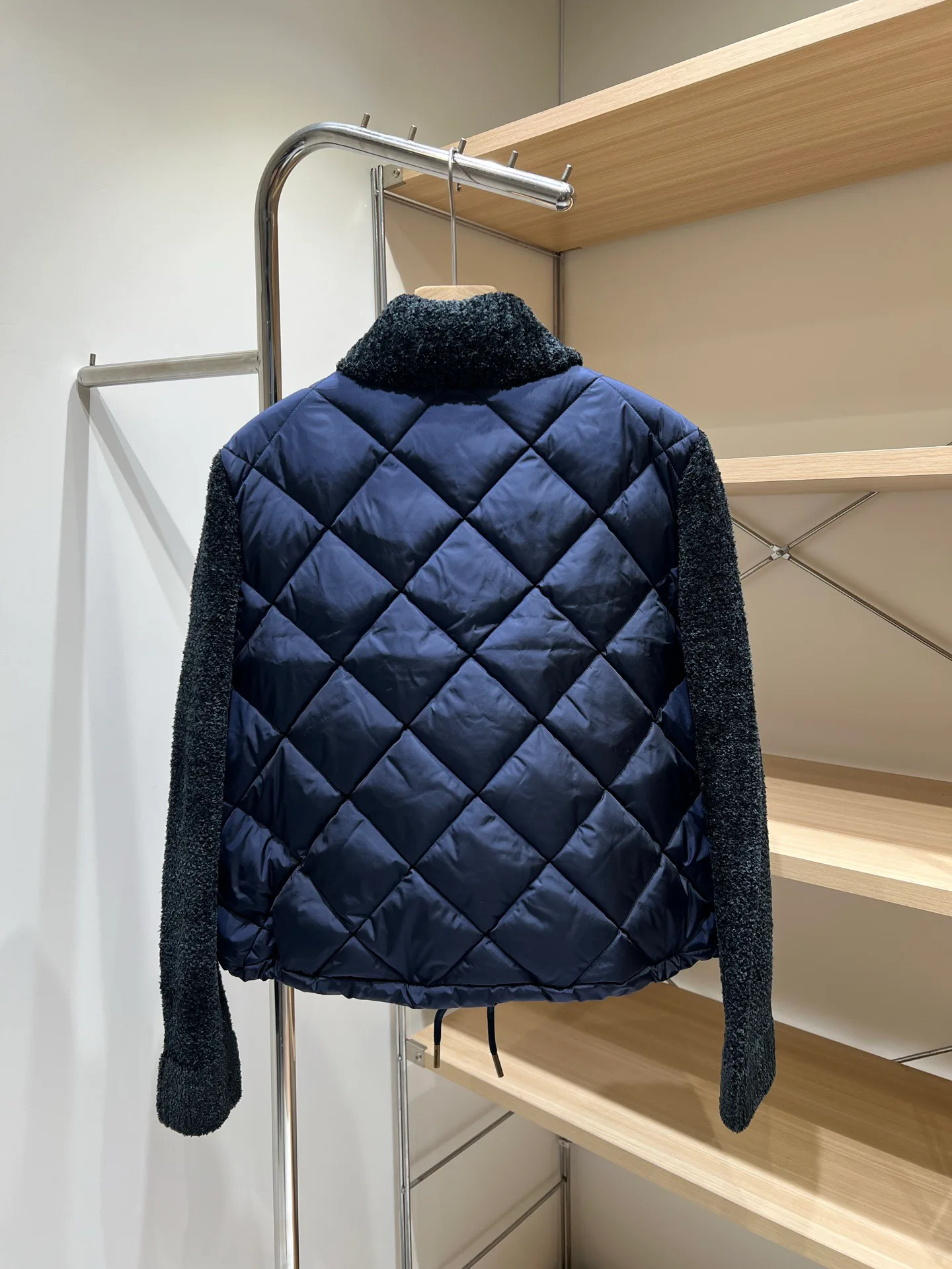 Women's Jackets And Down Jackets MONCLER 18188619