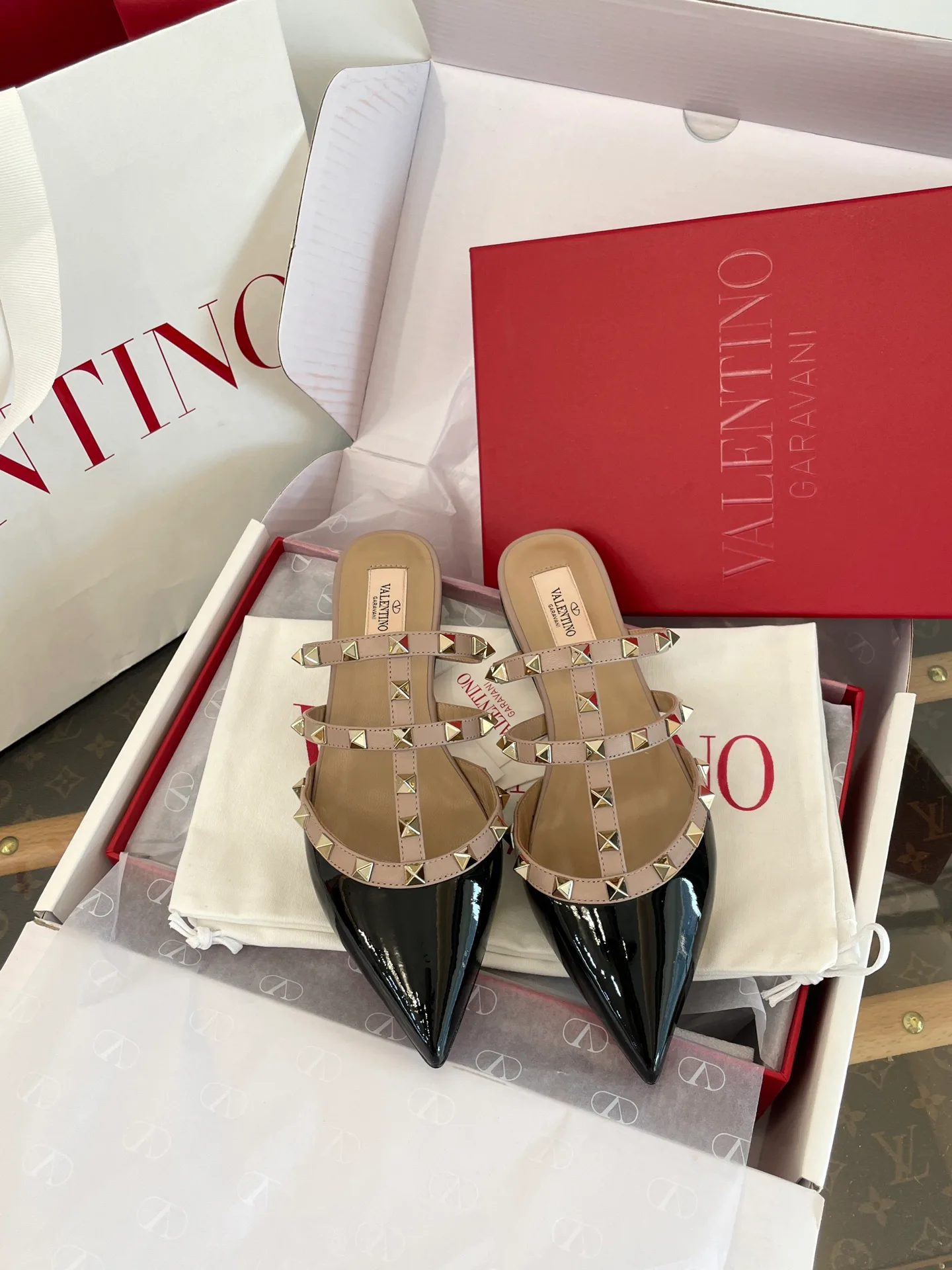 Women's Mules And Clogs VALENTINO 18133373