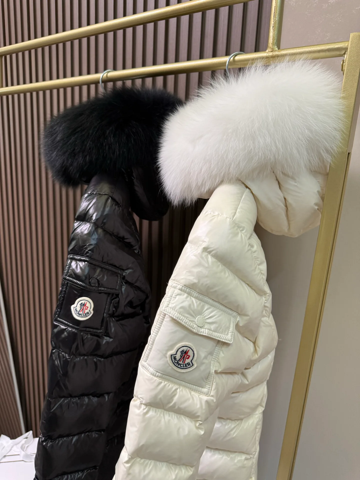 Women's Jackets And Down Jackets MONCLER 17899287