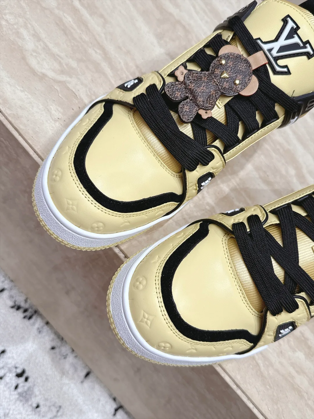 Women's Sneakers LOUIS VUITTON 17866564