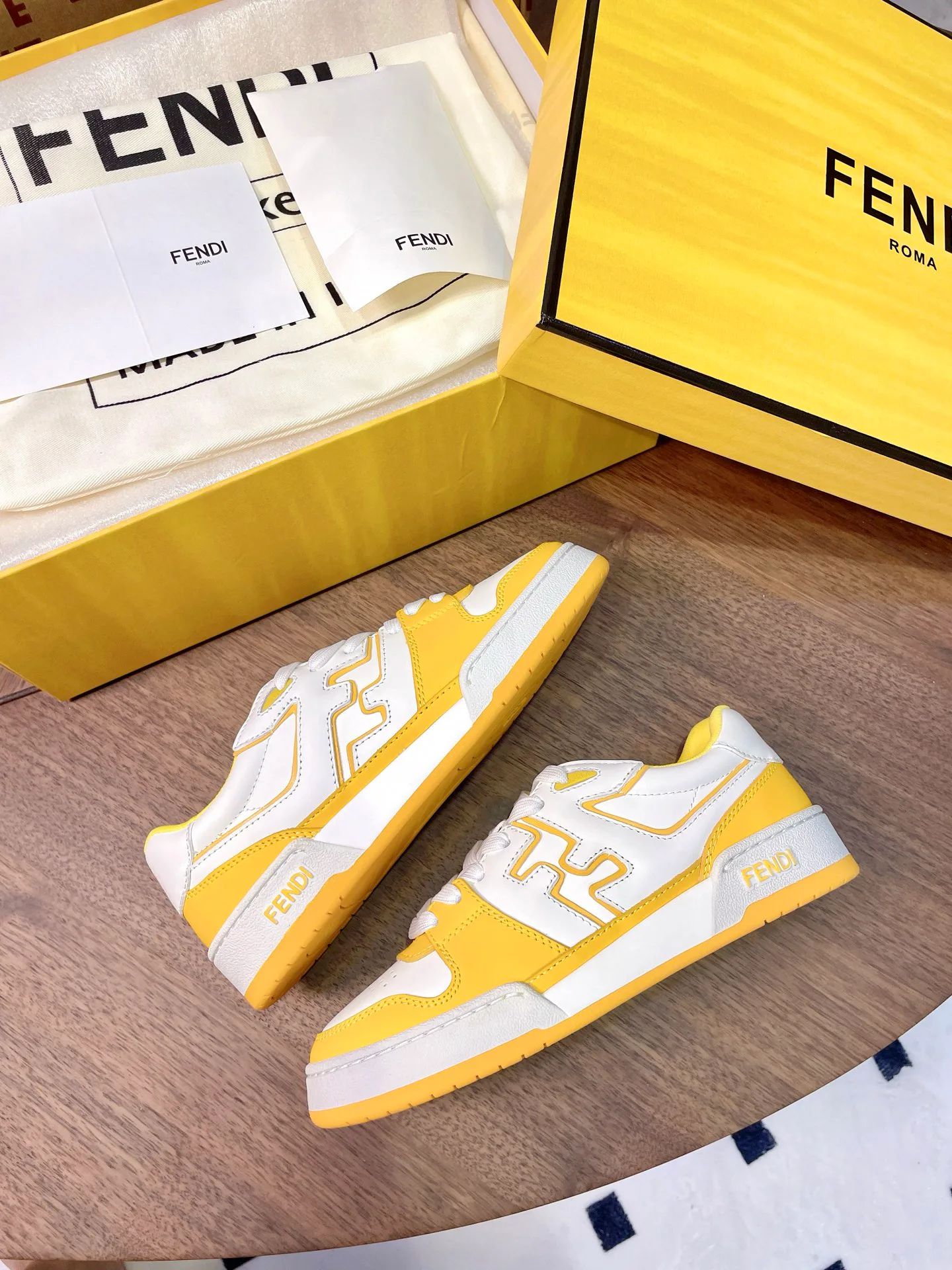 Women's Sneakers FENDI 17957320