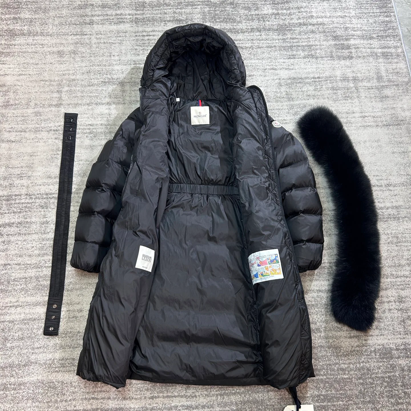 Women's Jackets And Down Jackets MONCLER 17892133