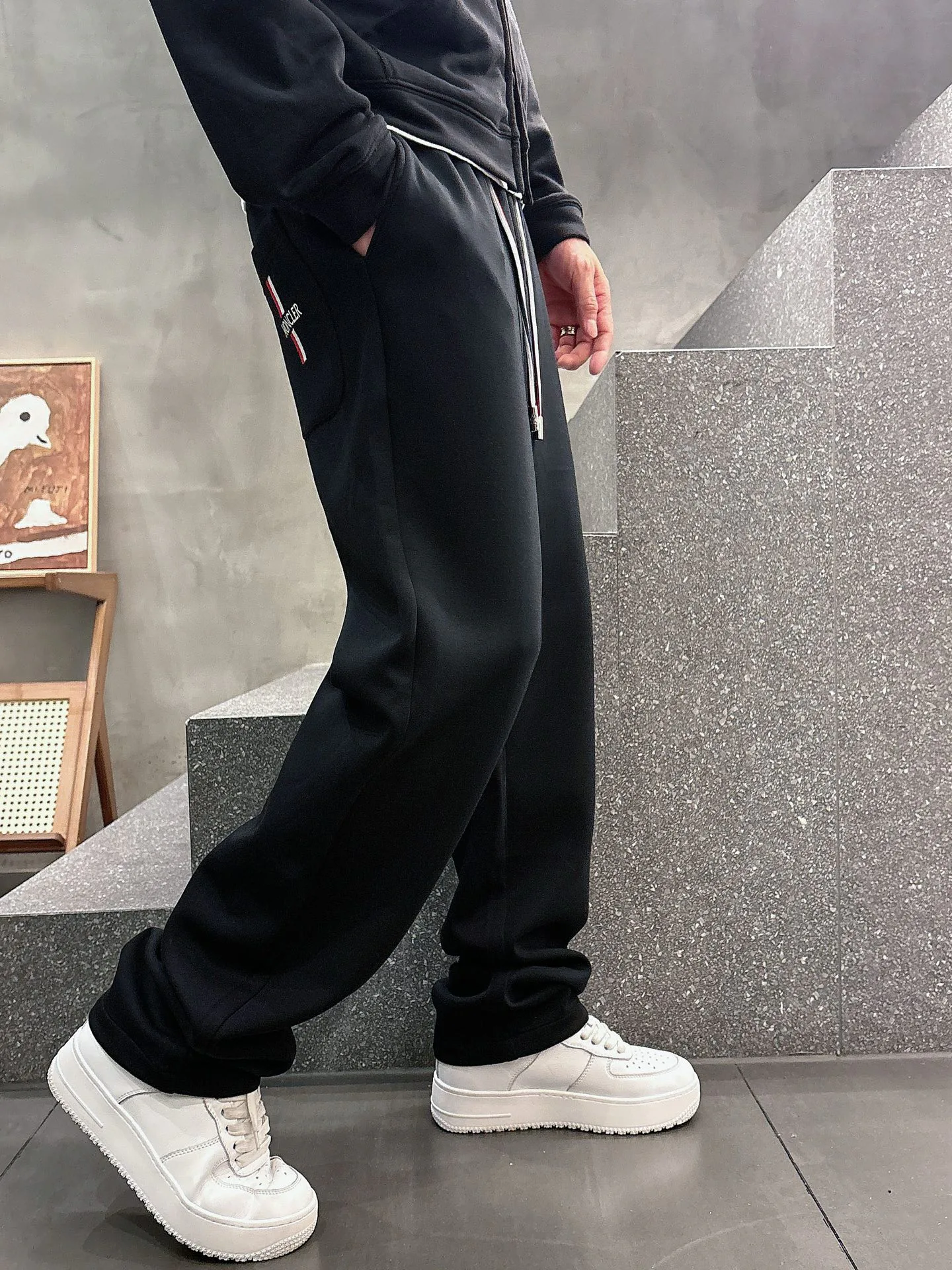 Брюки Мужские Moncler 18596840