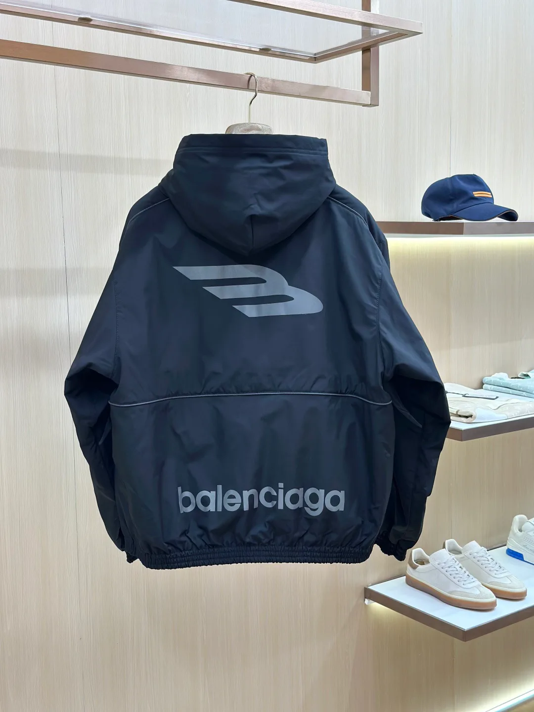 Куртки И Пуховики Мужские Balenciaga 18599285