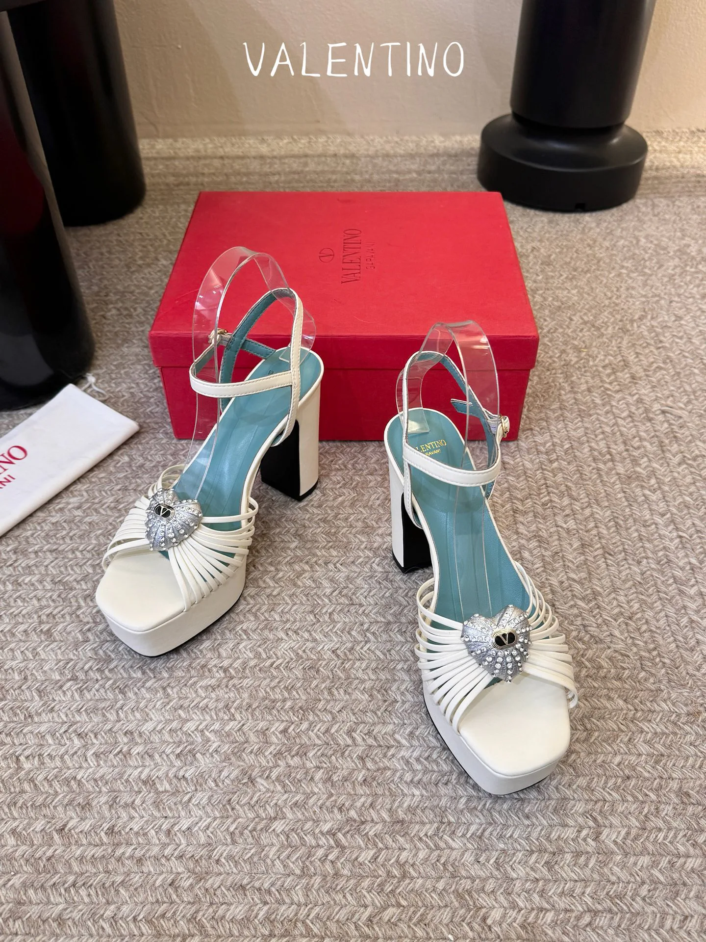 Women's Open-Toe Sandals VALENTINO 17396955