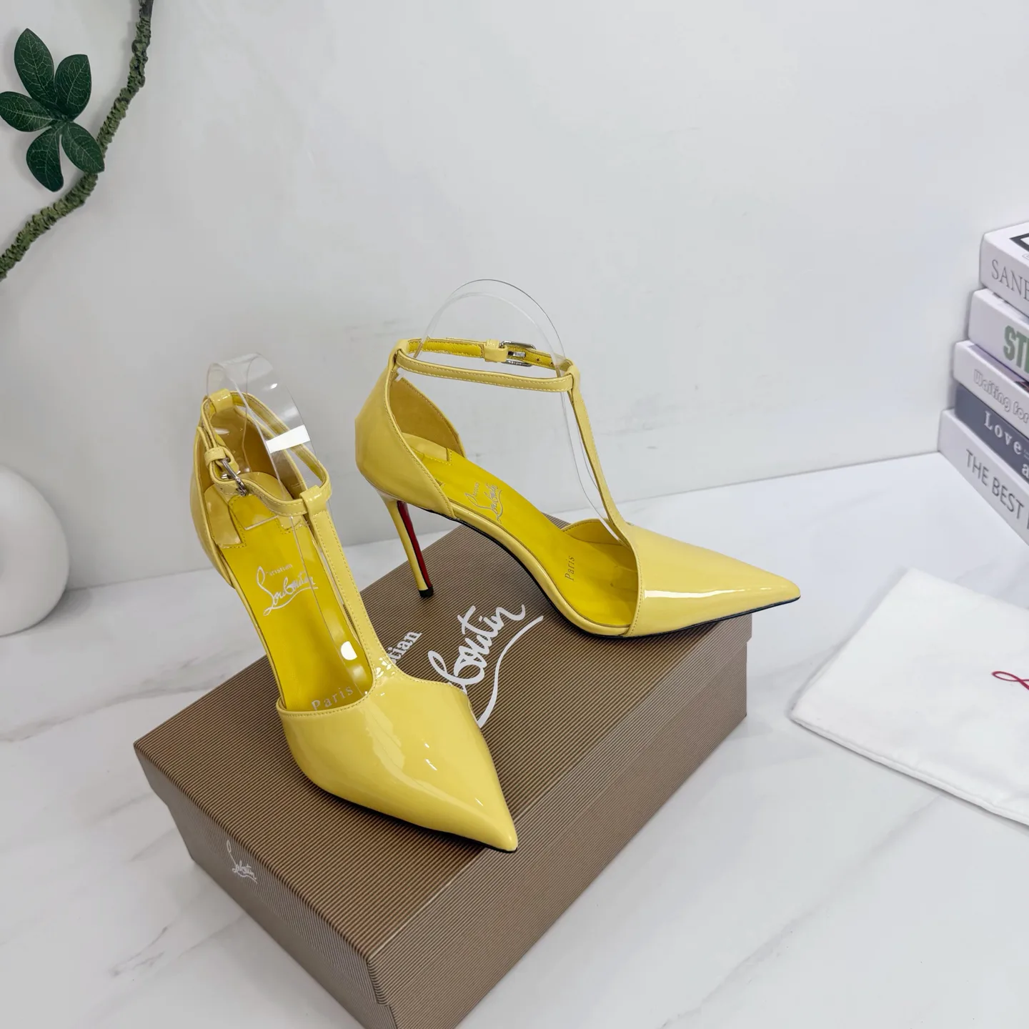 Women's Open-Toe Sandals CHRISTIAN LOUBOUTIN 17802874