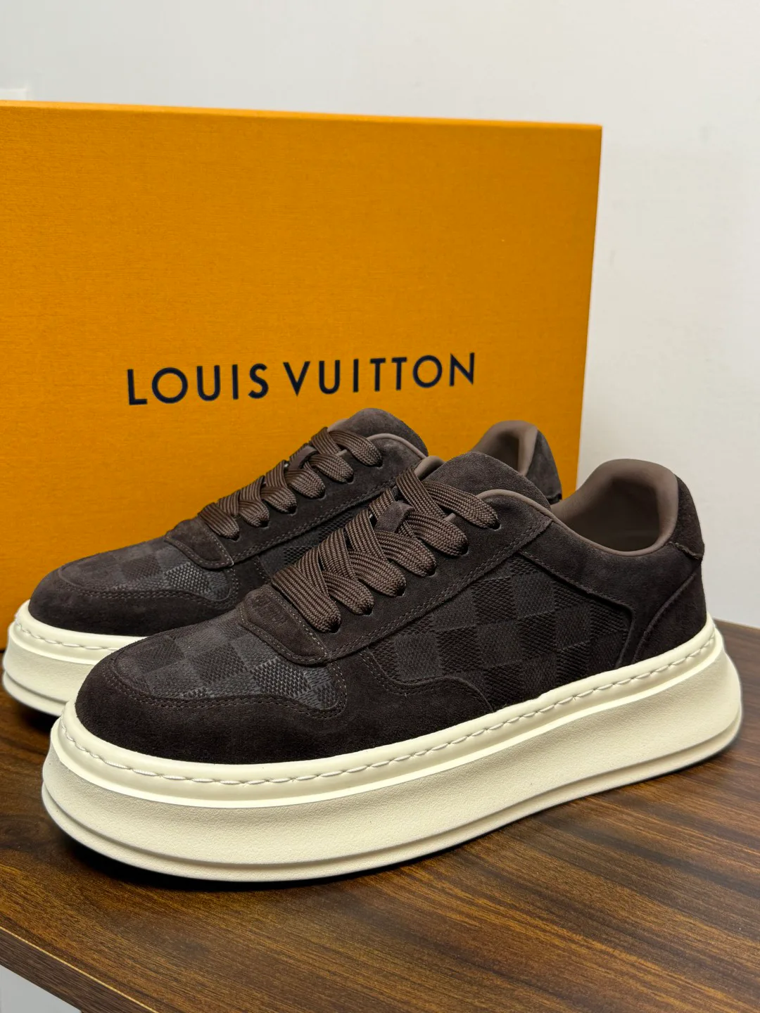 Men's Sneakers LOUIS VUITTON 19569380