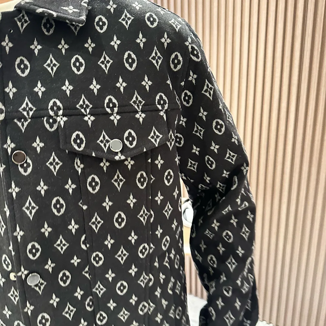 Men's Jackets And Down Jackets LOUIS VUITTON 18197301