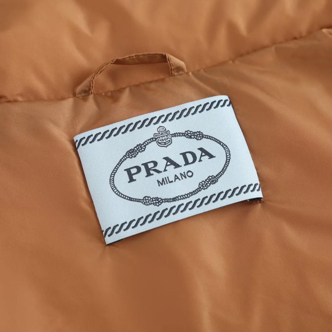 Women's Jackets And Down Jackets PRADA 18022664
