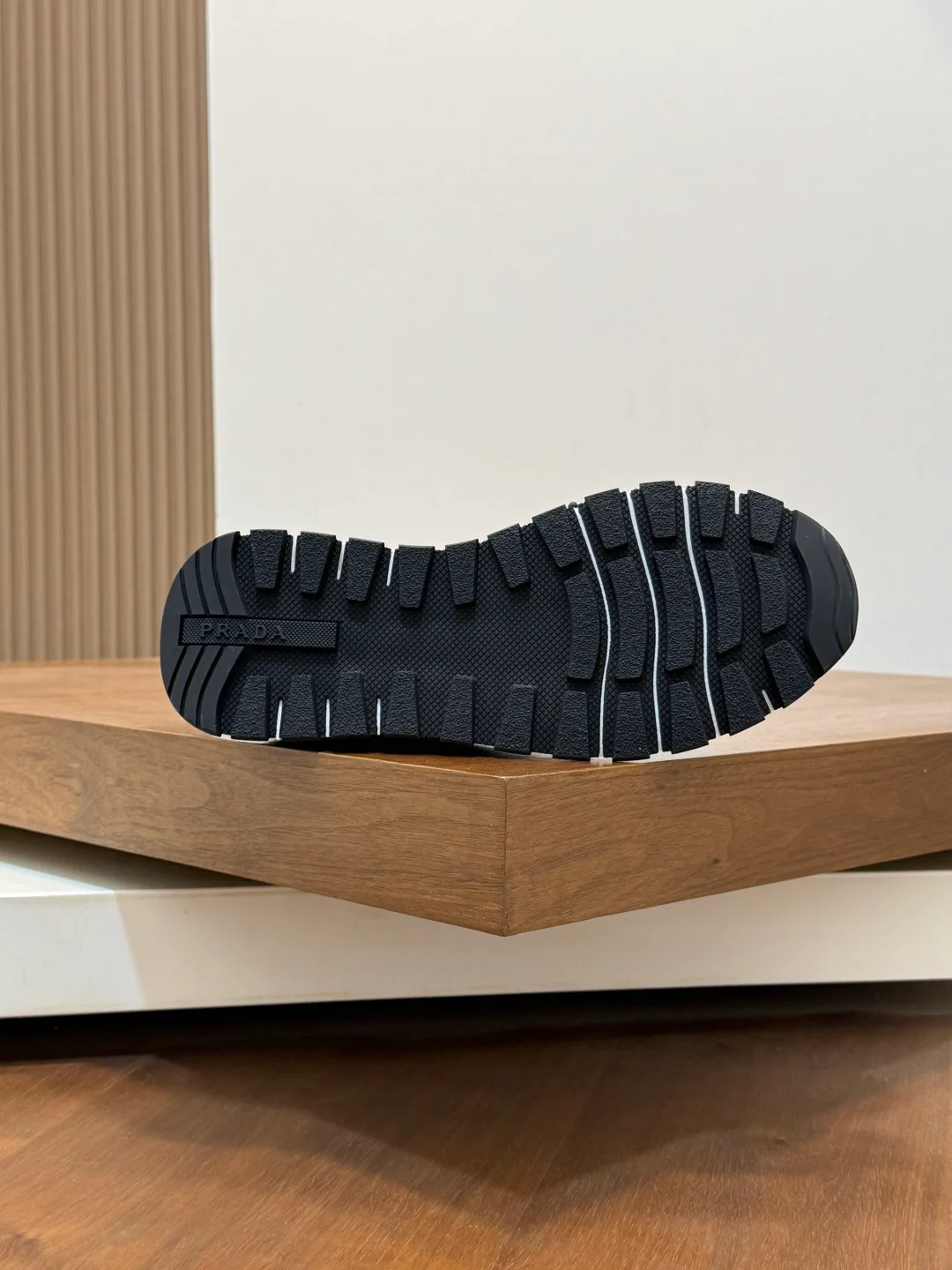 Men's Sneakers PRADA 18100371