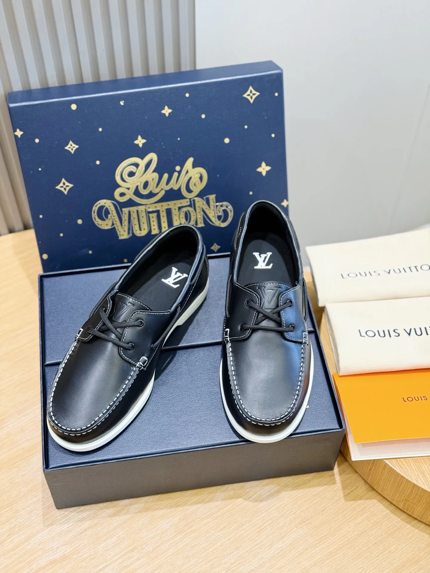 Men's Loafers And Dress Shoes LOUIS VUITTON 18100959