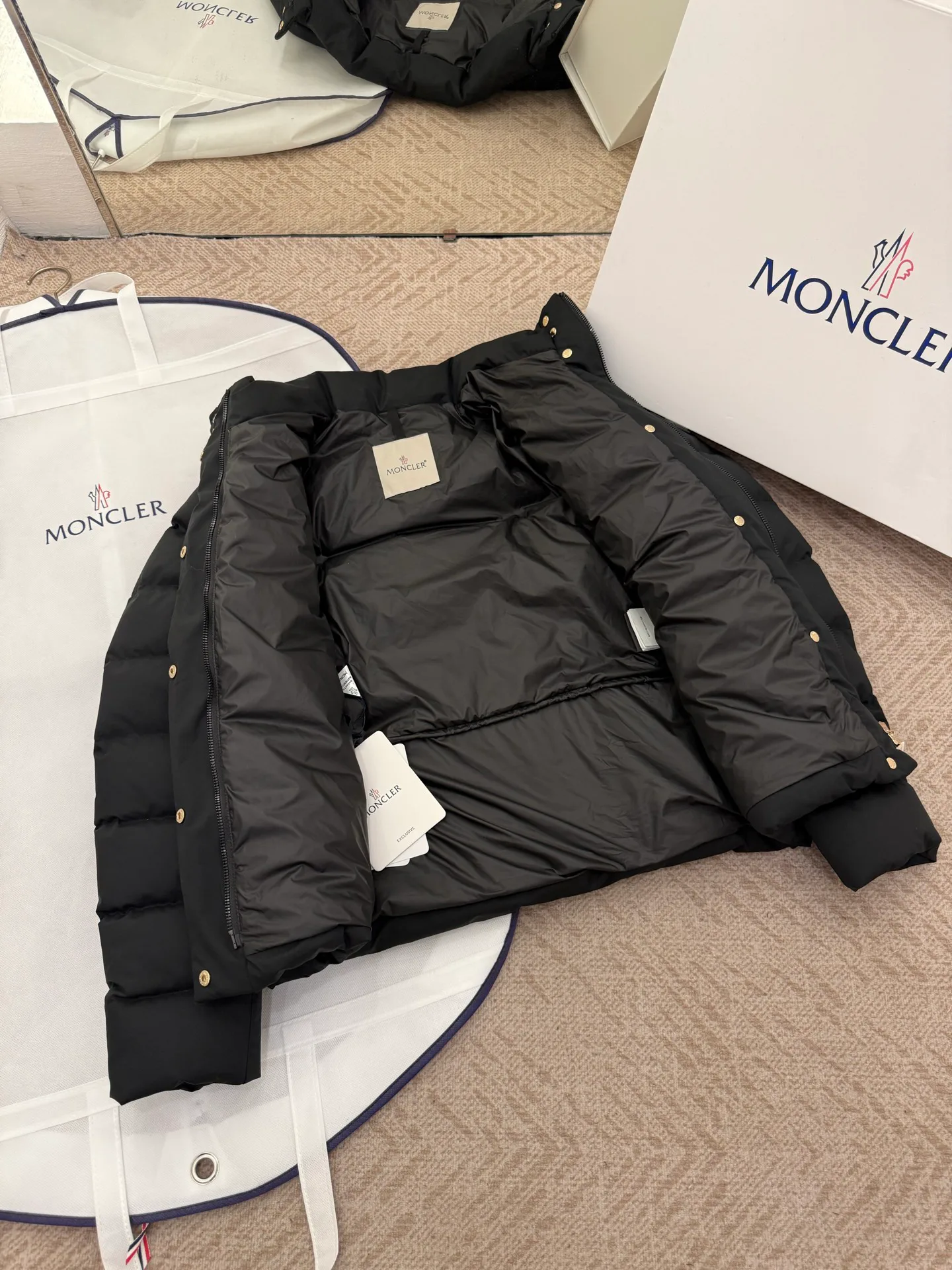 Women's Jackets And Down Jackets MONCLER 17821363