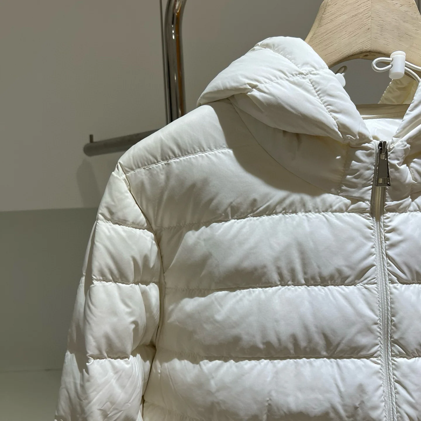 Women's Jackets And Down Jackets MONCLER 18180100