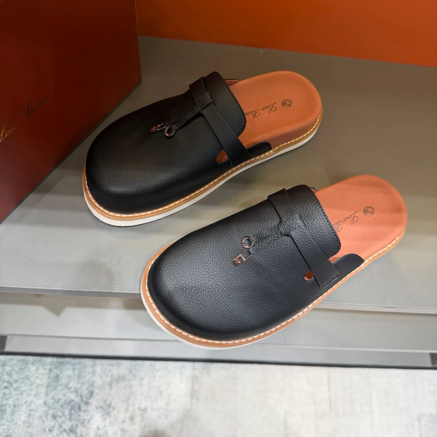 Women's Mules And Clogs LORO PIANA 18400777