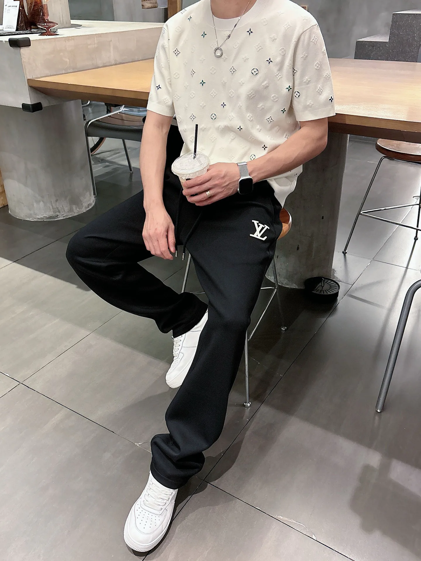 Men's Trousers LOUIS VUITTON 18399251
