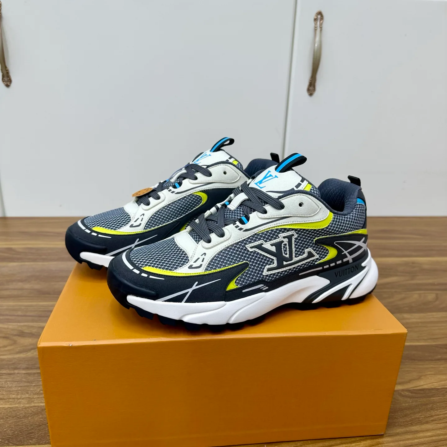 Men's Sneakers LOUIS VUITTON 17477022