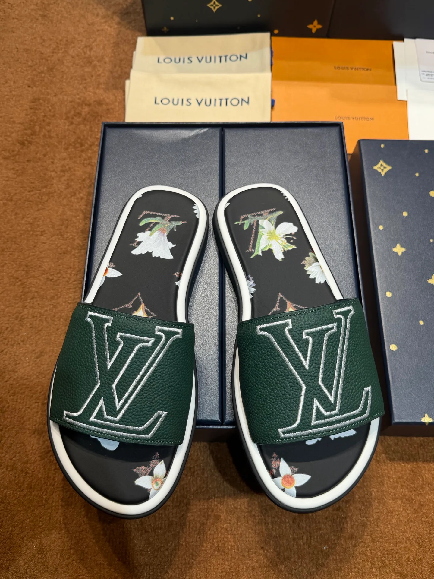 Women's Flip-Flops LOUIS VUITTON 17059506