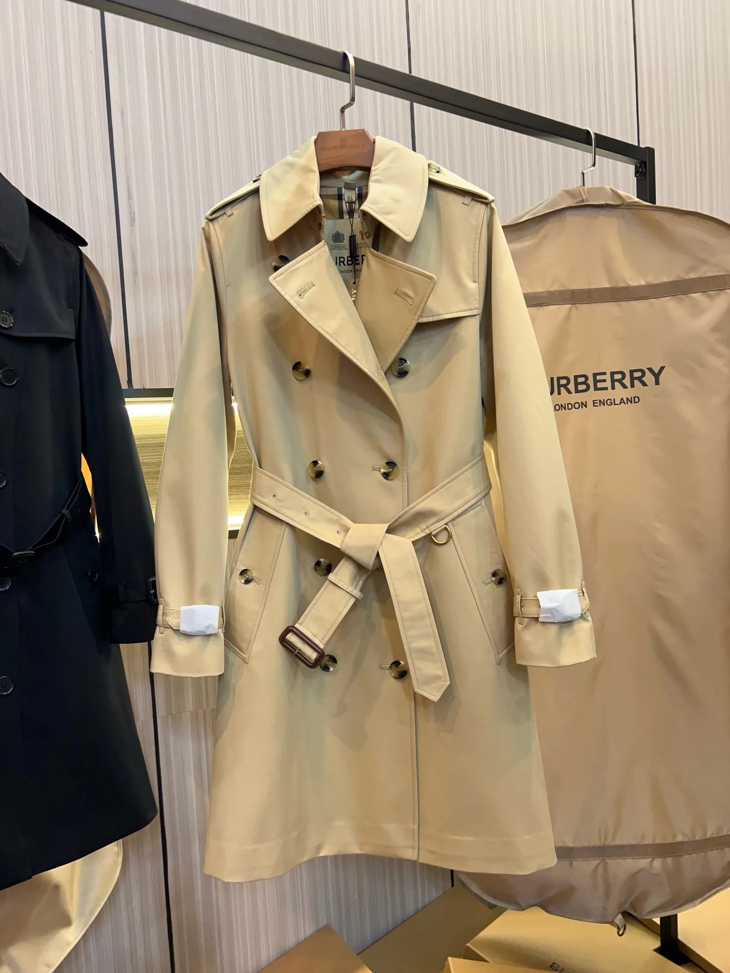 Women's Trench Coats BURBERRY 18145401