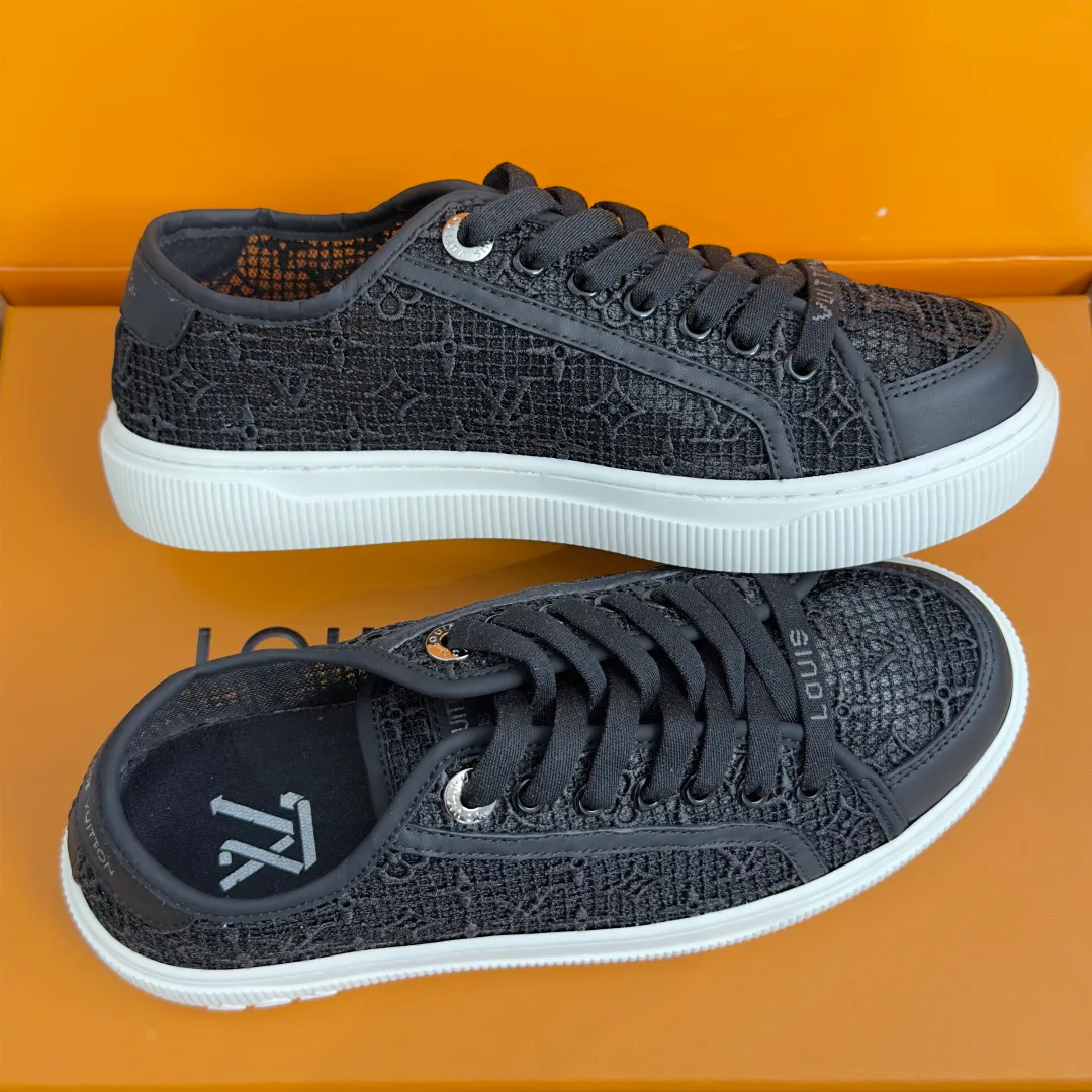 Women's Sneakers LOUIS VUITTON 17950715