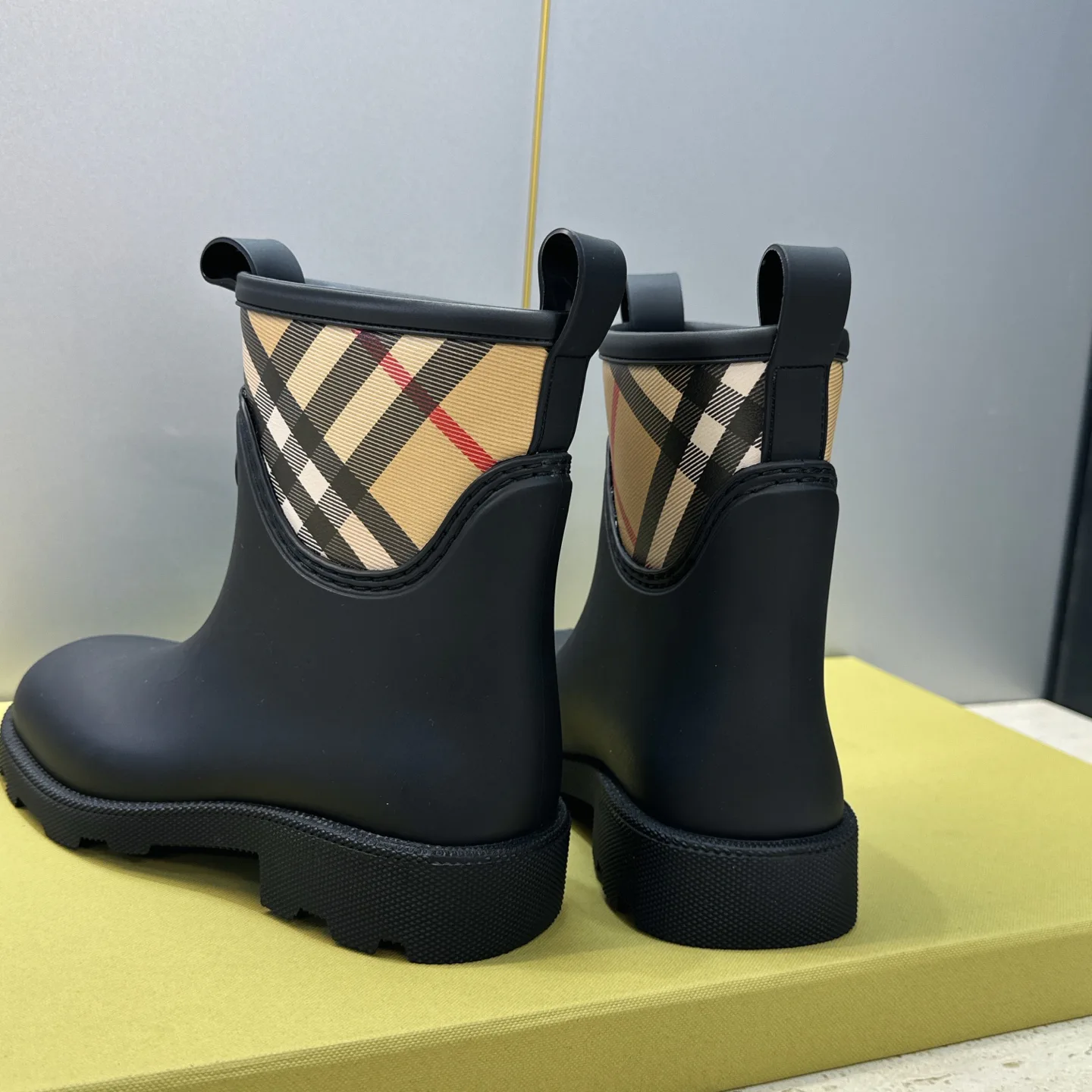 Women's Boots BURBERRY 18235848