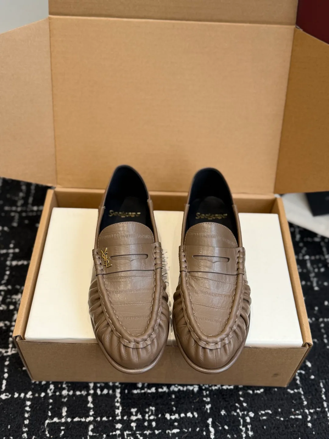 Women's Loafers And Moccasins SAINT LAURENT 18164541