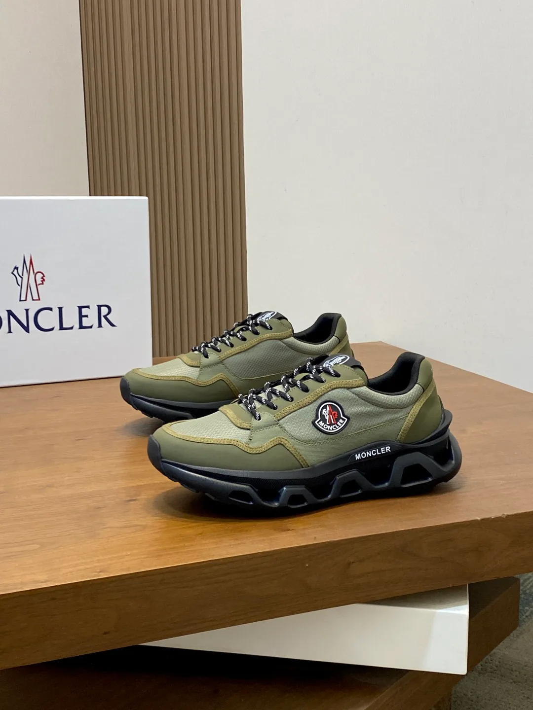 Кроссовки Мужские Moncler 18574079