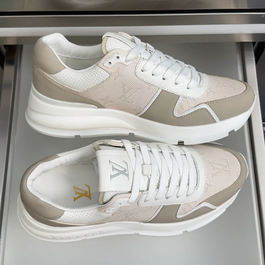 Men's Sneakers LOUIS VUITTON 17950800