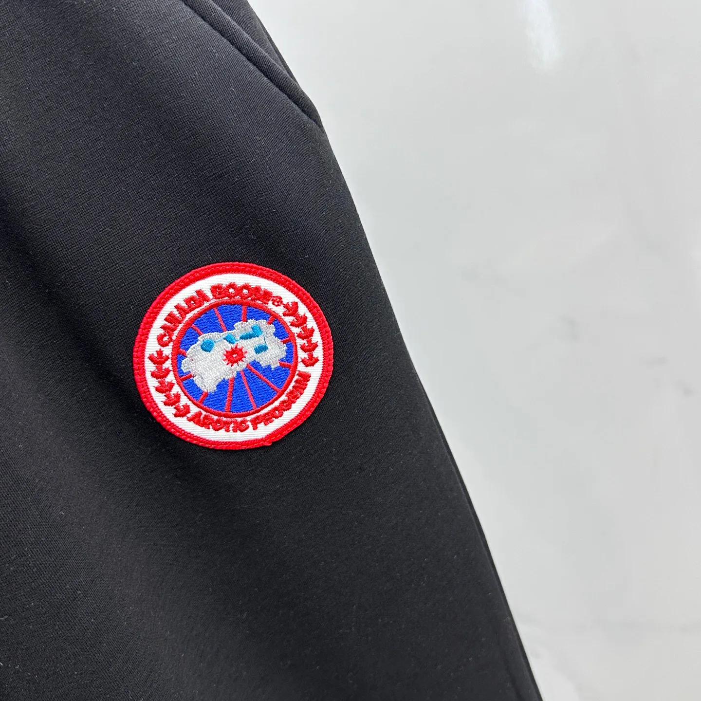 Men's Trousers CANADA GOOSE 18246687