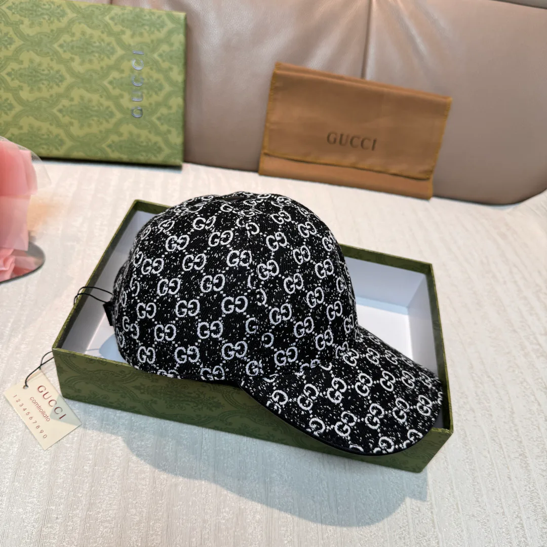 Hats GUCCI 17604857