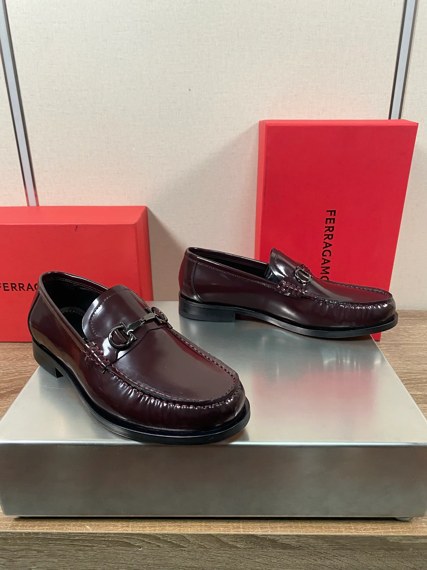 Men's Loafers And Dress Shoes SALVATORE FERRAGAMO 18078710