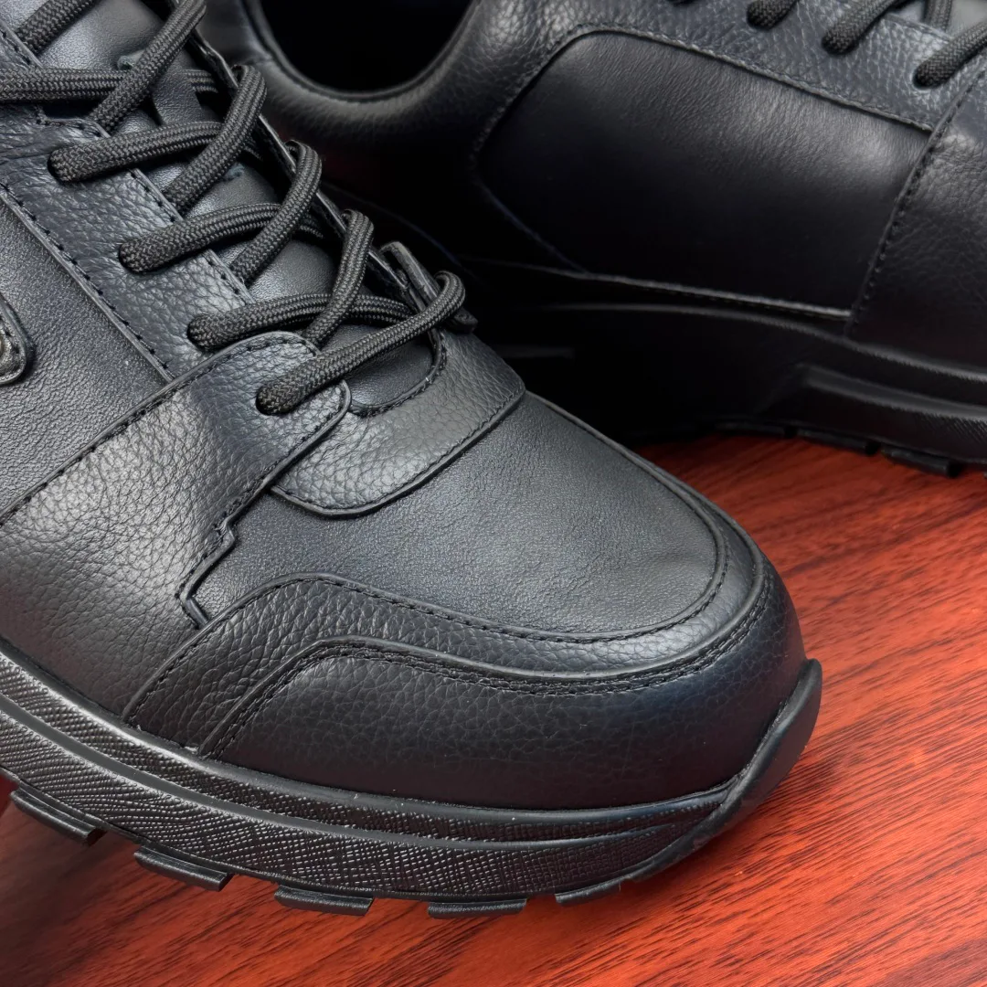 Men's Sneakers PRADA 18230791