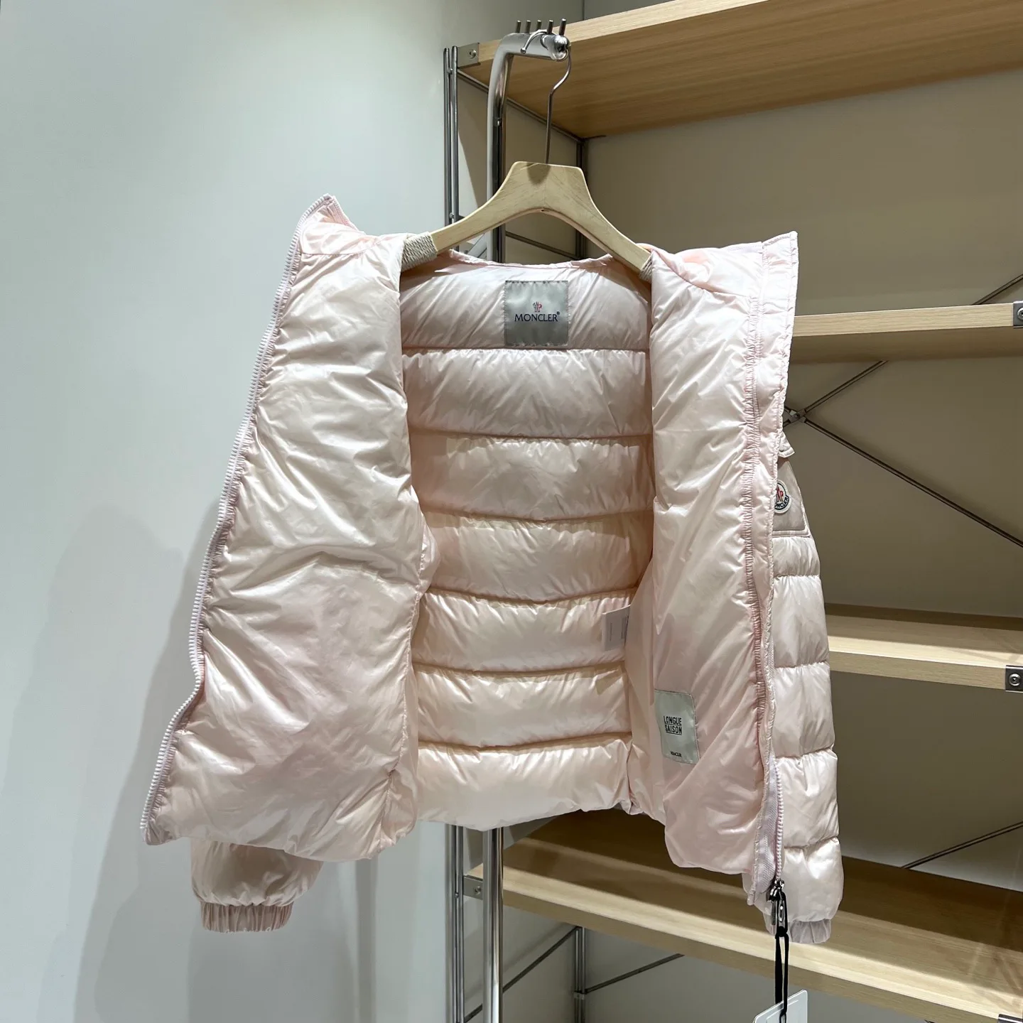 Women's Jackets And Down Jackets MONCLER 18032038