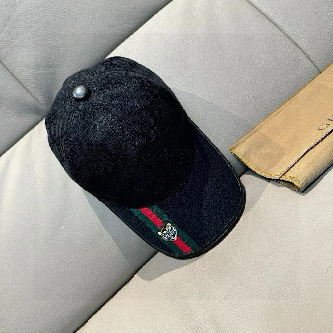 Hats GUCCI 17604855