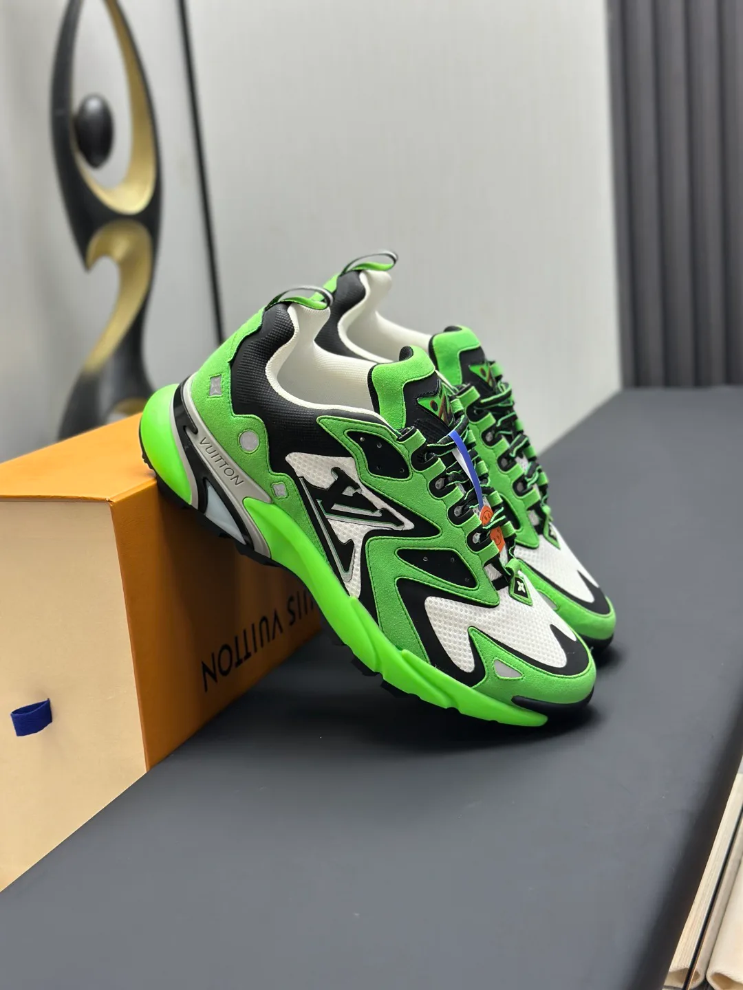 Men's Sneakers LOUIS VUITTON 18211986