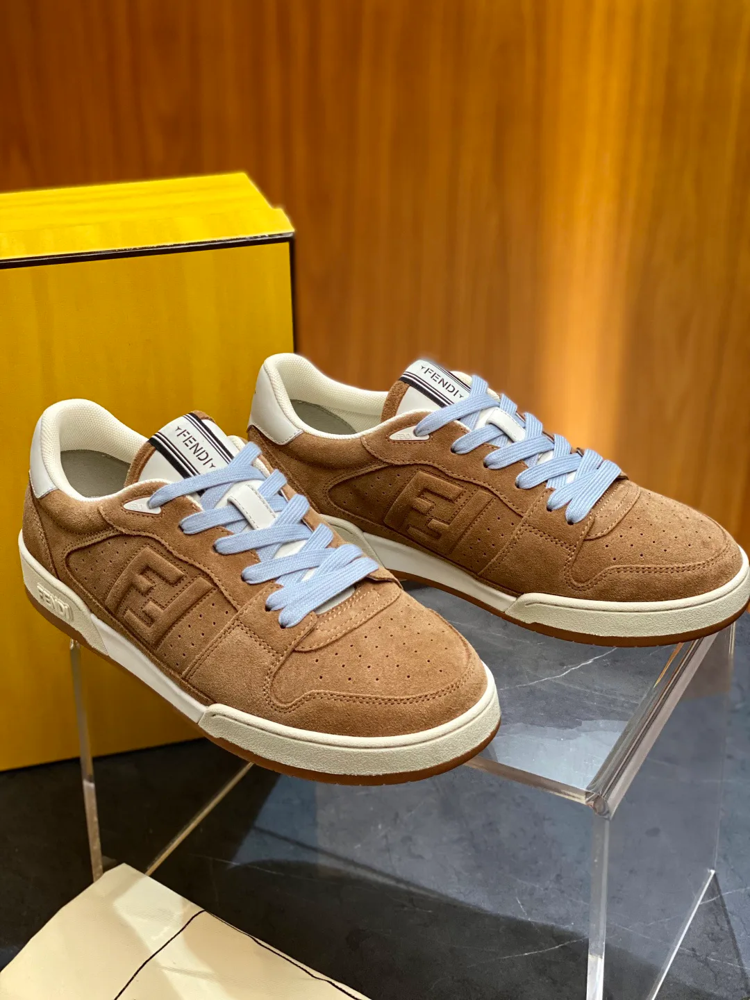Women's Sneakers FENDI 17844292