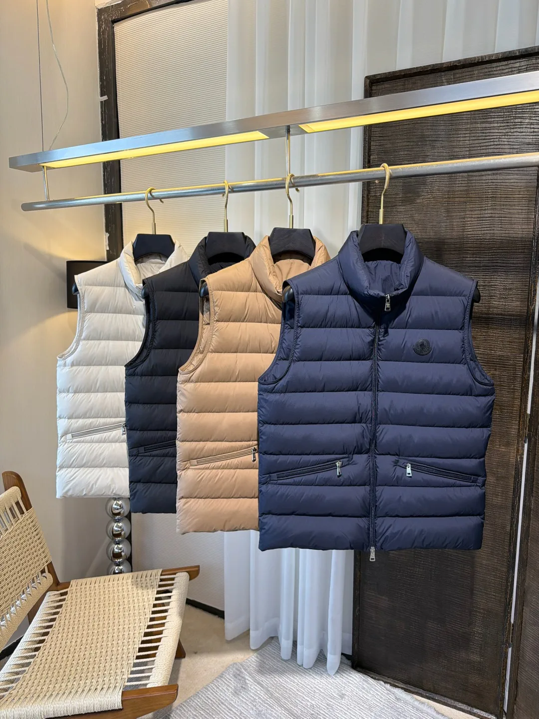 Women's Vests MONCLER 18370517