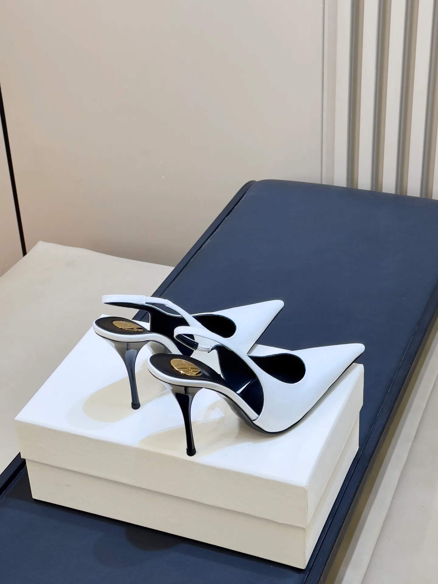 Women's Heels SAINT LAURENT 18073304
