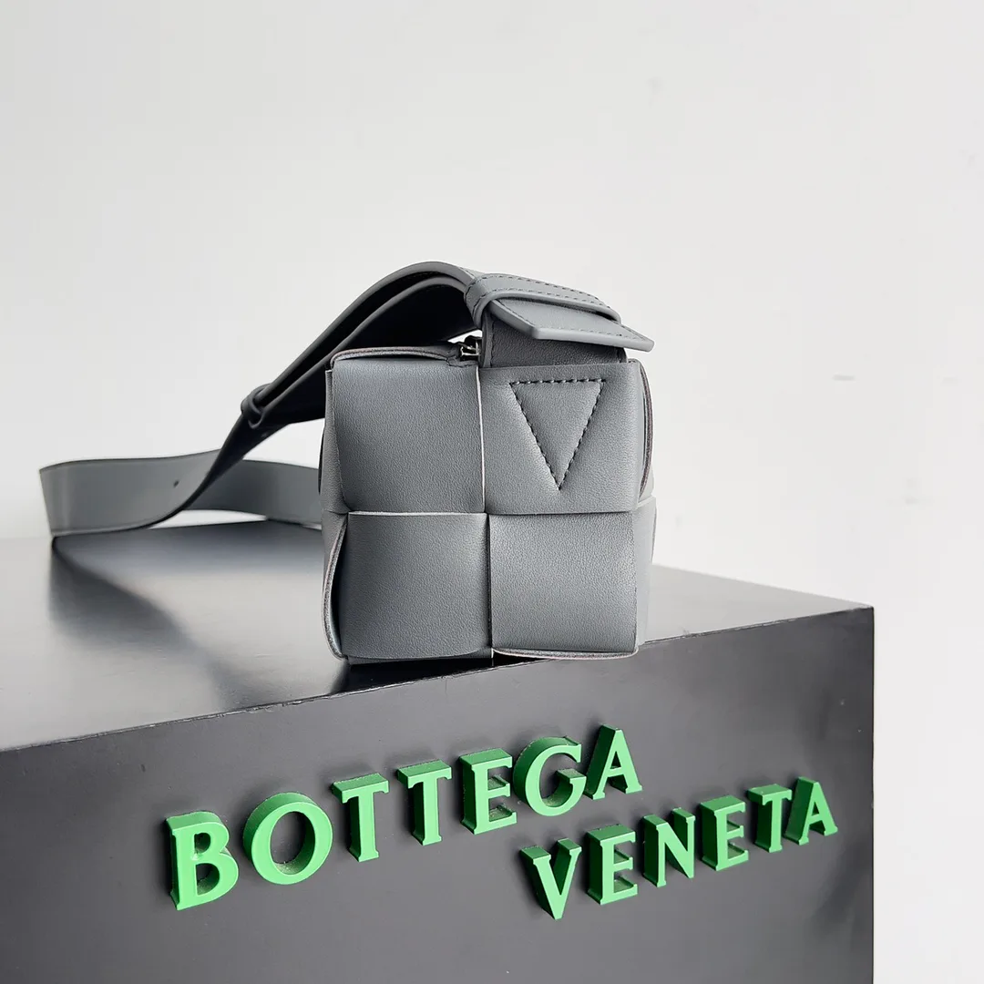 Women's Shoulder Bags BOTTEGA VENETA 17434767