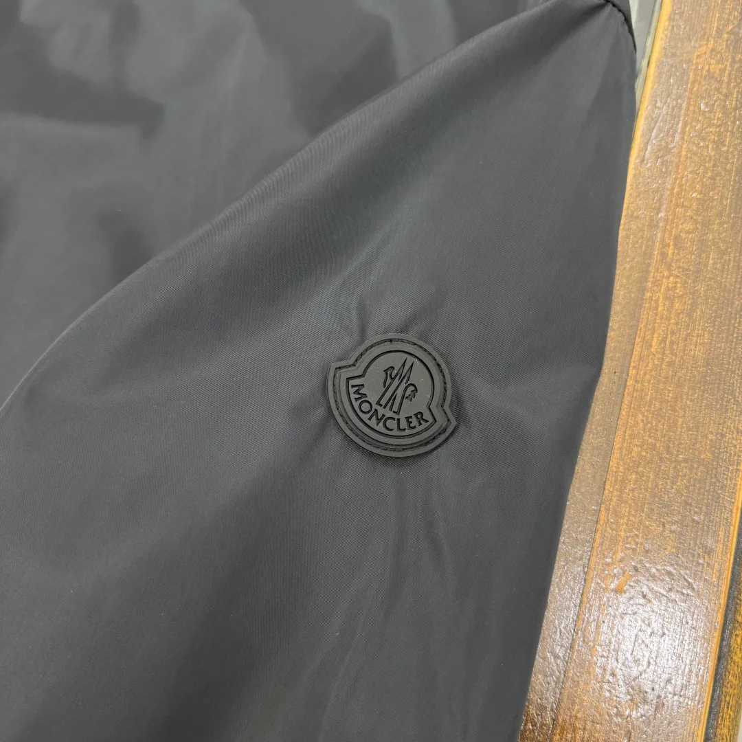 Women's Jackets And Down Jackets MONCLER 18002120