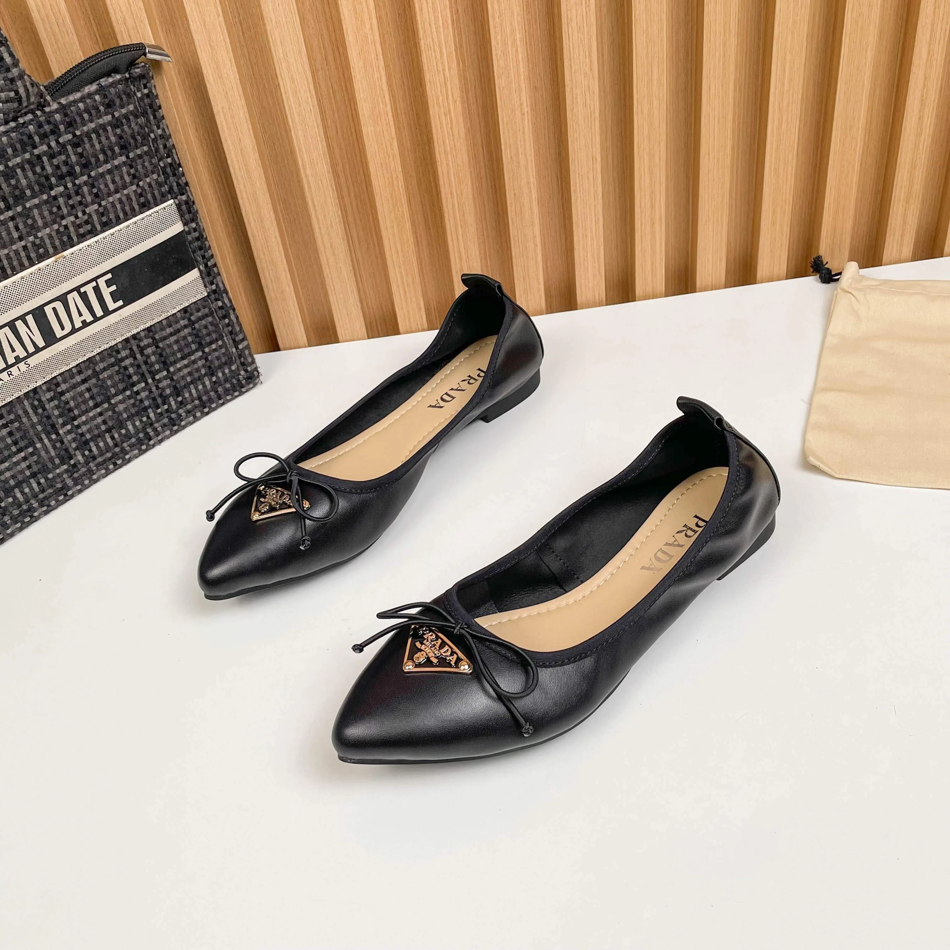 Women's Ballet Flats PRADA 17038116