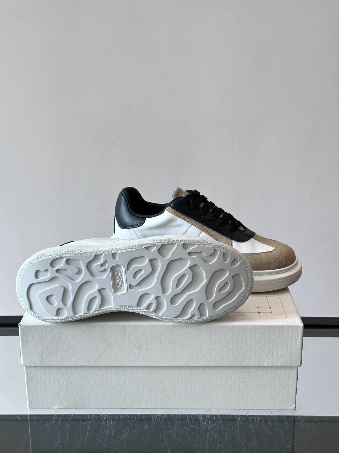 Women's Sneakers ALEXANDER MCQUEEN 17200127