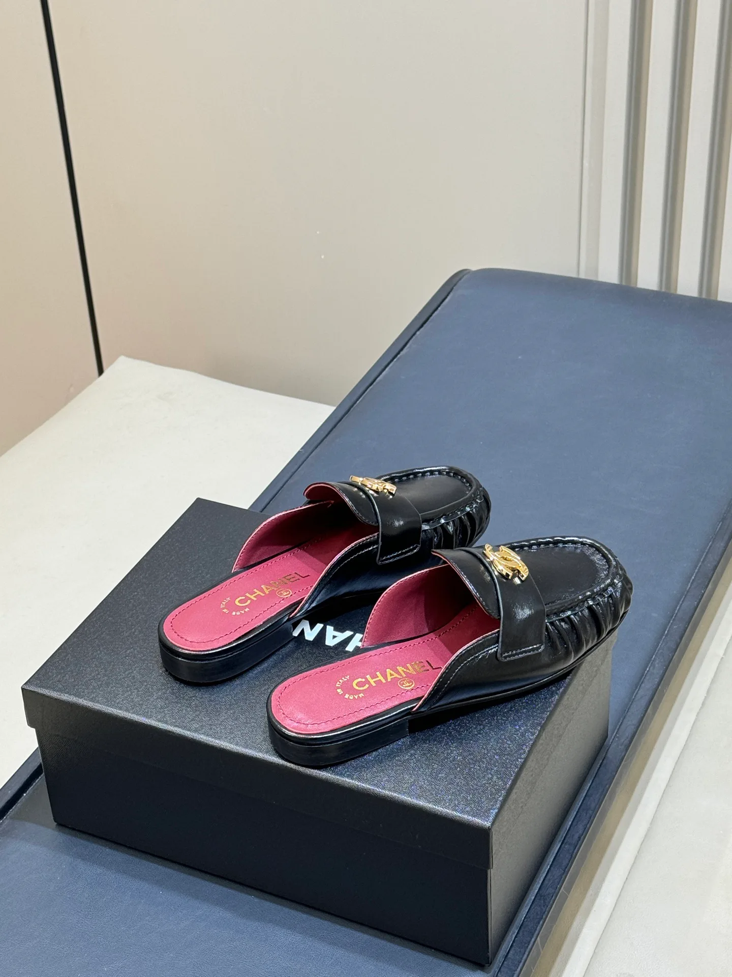 Women's Loafers And Moccasins CHANEL 18073086