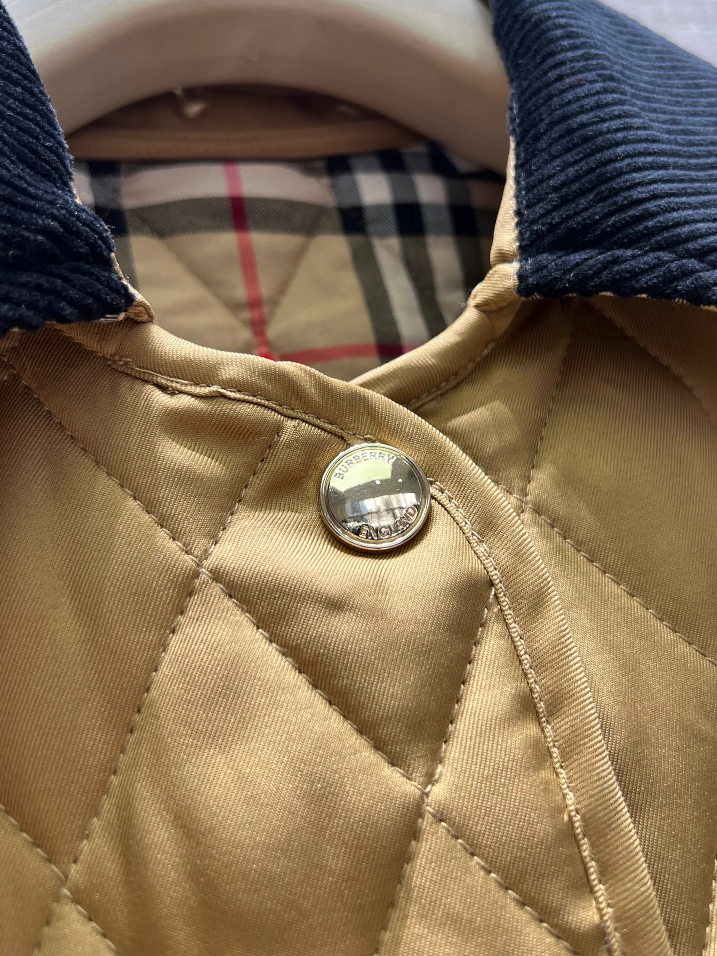 Women's Jackets And Down Jackets BURBERRY 18094605