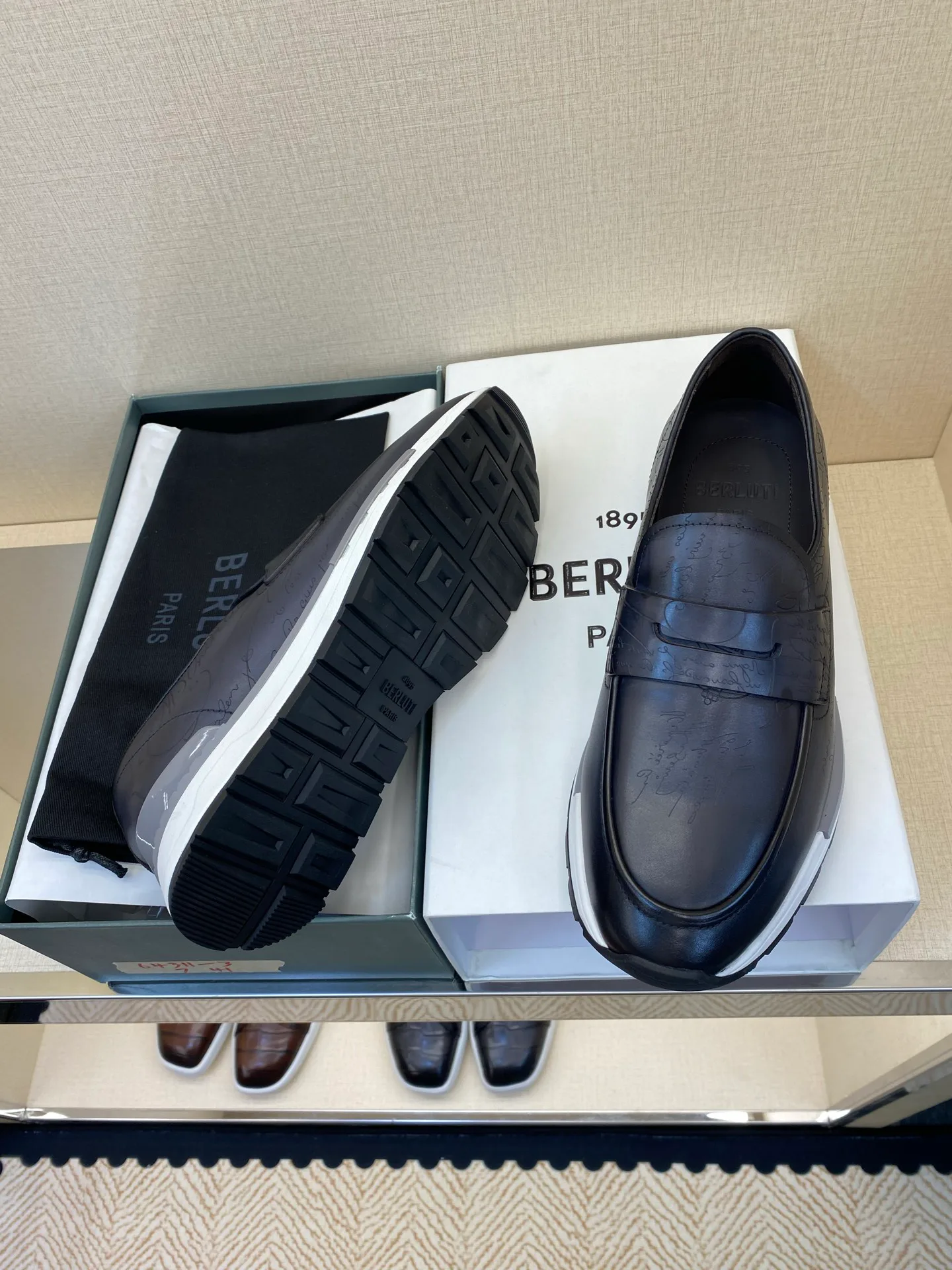 Men's Loafers And Dress Shoes BERLUTI 18211888