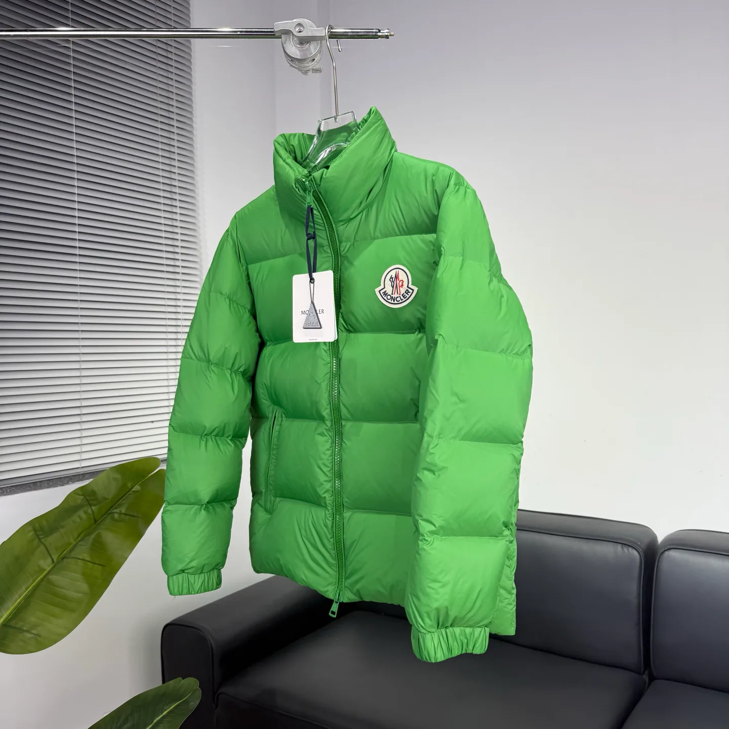 Women's Jackets And Down Jackets MONCLER 18415638