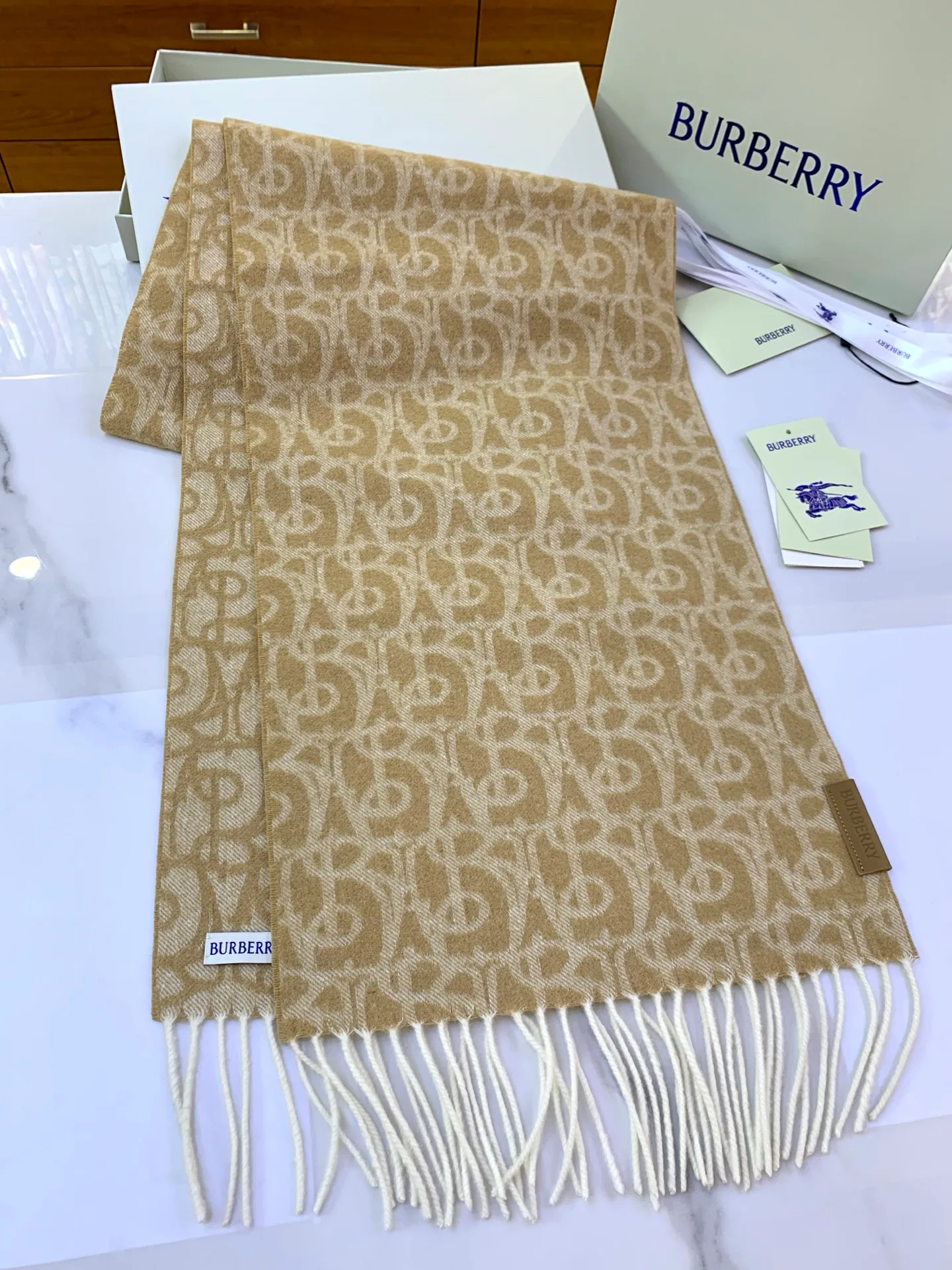 Scarves BURBERRY 18039981