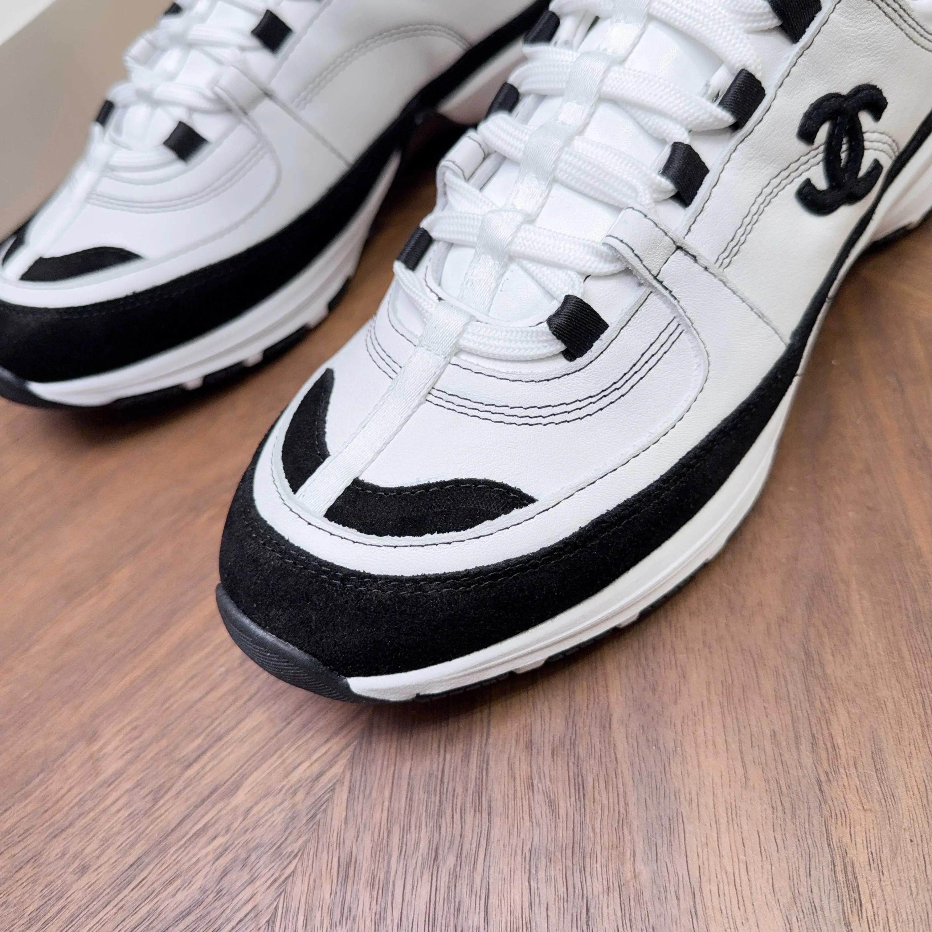 Women's Sneakers CHANEL 17918713