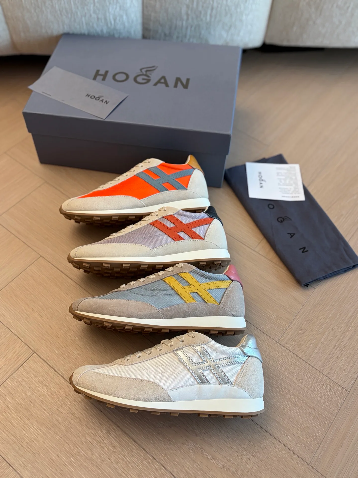 Women's Sneakers HOGAN 18063998